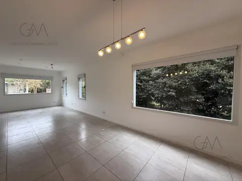 Casa 4 ambientes con 3 baños