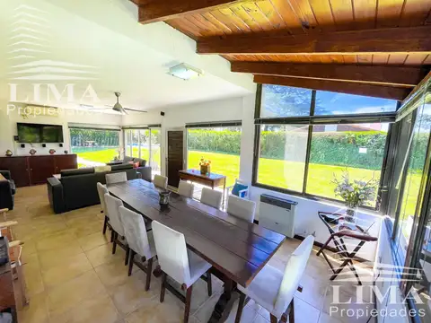 Casa en Venta con 1 cochera
