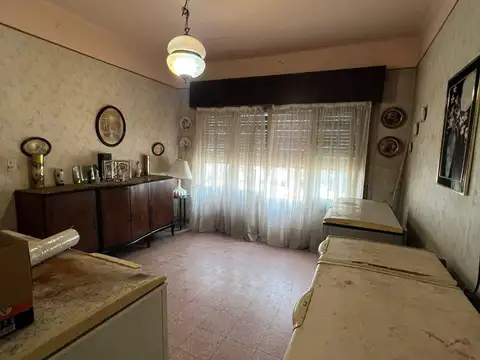 Casa en venta de 3 dormitorios c/ cochera en Temperley