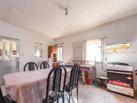 Casa 4 ambientes con 1 baño