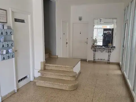 Departamento 4 ambientes con dependencia  en alquiler