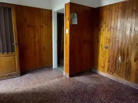 Casa 6 ambientes con 5 baños
