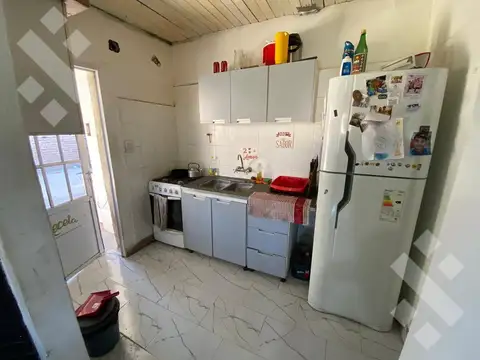 Casa 4 ambientes con 1 baño