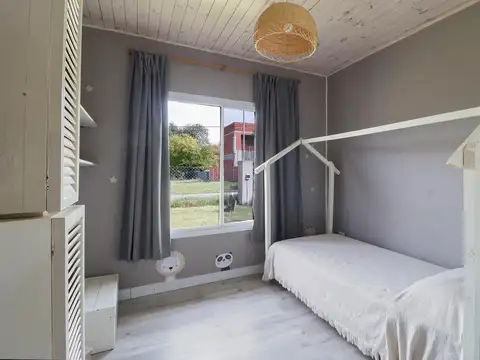Casa 4 ambientes con 2 baños