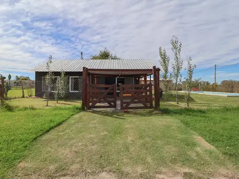 Casa 4 ambientes con 2 baños