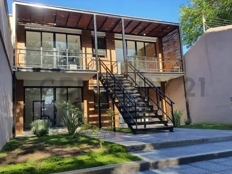 VENTA COMPLEJO DE 4 DEPARTAMENTOS EN SEXTA SECCIÓN DE CIUDAD