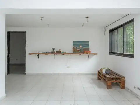 Avenida Uruguay. Zona Alto Noa Shopping 800