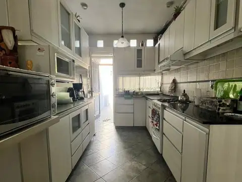 VENTA  CASA 5 AMB. SOBRE LOTE DE 320M2 VILLA BOSCH