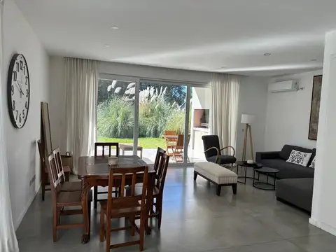 Departamento en Alquiler de 4 ambientes