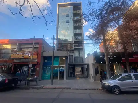 MONOAMBIENTE AL FRENTE