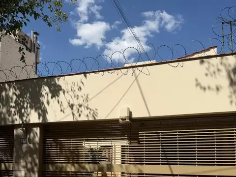 ALQUILER CASA 3 DORMITORIOS PARA FAMILIA O ESTUDIO