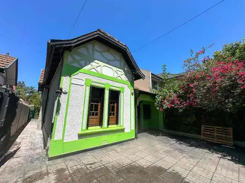 CASA 4 AMBIENTES EN VENTA EN LOMAS CON PARQUE