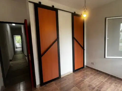 Venta casa en Medal, Pilar, con financiacion o permuta - lote muy arbolado