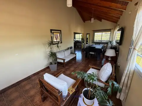 CASA EN VENTA CON DEPARTAMENTO EN BARRIO BECCIU, CARLOS PAZ 
