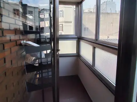 San Nicolas -  Oficina Apta Vivienda con Excelente Ubicación a Metros de Tribunales con Seg. 24hs