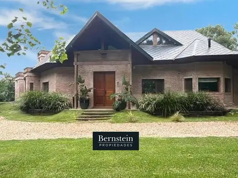 CASA EN VENTA :: PINGUINOS :: 6 AMBIENTES