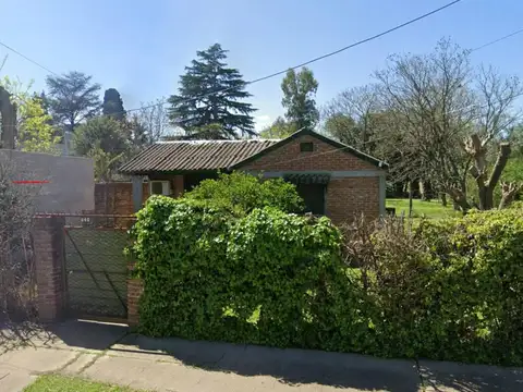 Casa con amplio parque sobre Obligado 640, Glew