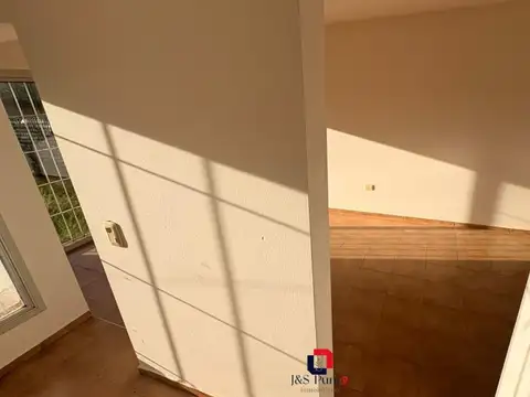 Casa en Alquiler con 1 cochera