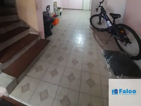 Casa 7 ambientes con 3 baños