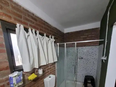 Casa en Alquiler con 2 cocheras