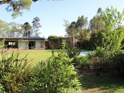 Casa 3 ambientes con 2 baños