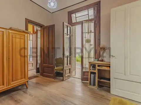 44 e/ 5 y 6 500, Piso 0