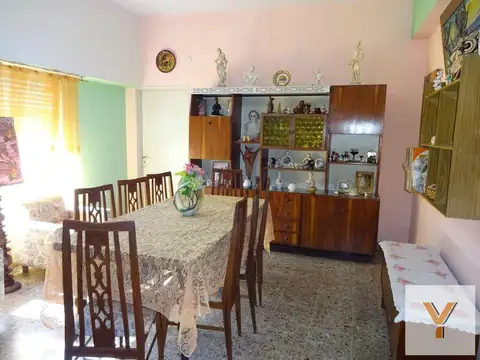 Casa en venta - 3 dormitorios 2 baños - 149mts2 - José León Suarez