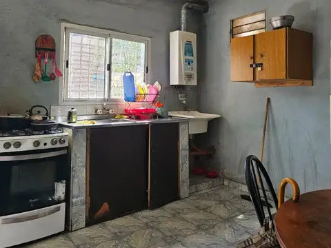 Casa 4 ambientes con 2 baños