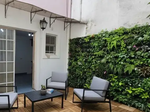 SIN EXPENSAS Triplex en venta c/cochera, patio, terraza techada en Villa Urquiza