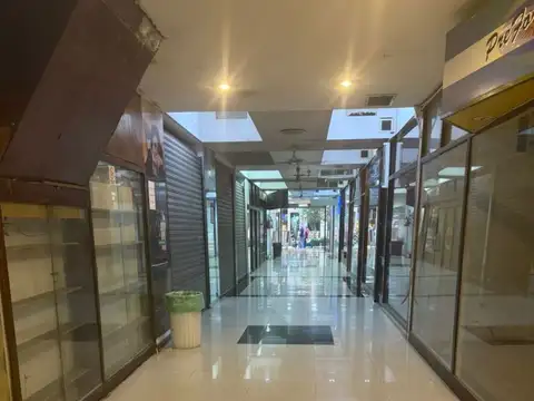 Local en Alquiler en Retiro, $ 300.000