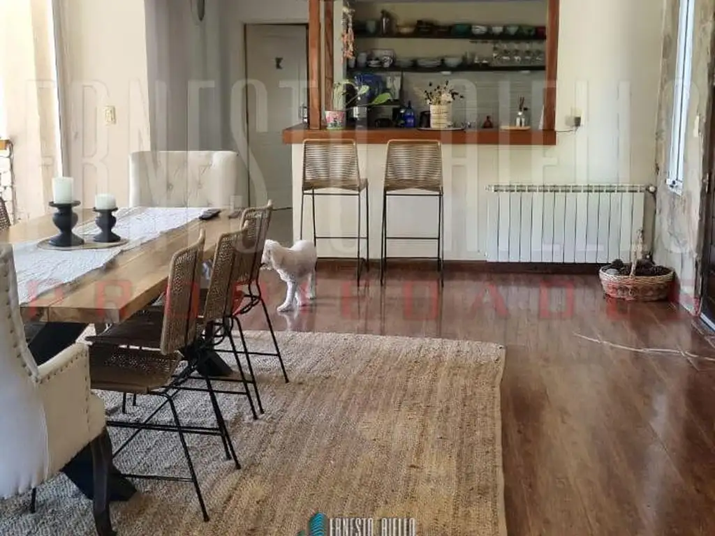 Casa - 290  m² Cubierta | 3 dormitorios | 10 años | 3 baños | 4 ambientes | 2 toilettes