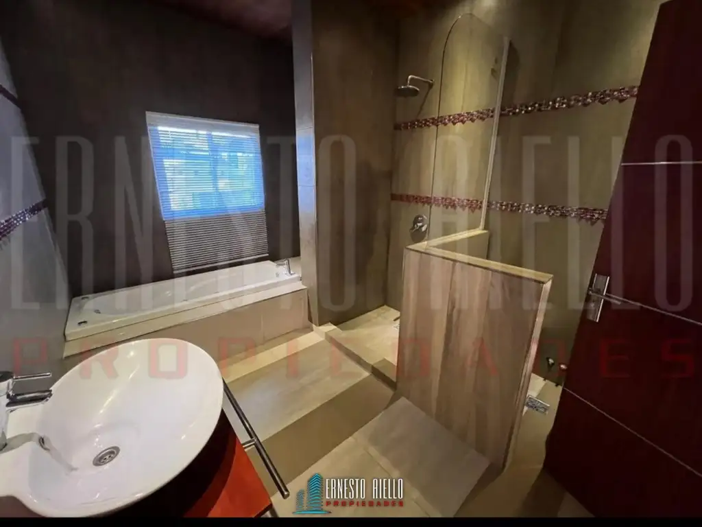 VENTA HERMOSA CASA 4 AMB EN BARRIO CERRADO FINCAS DE IRAOLA II. - Foto 16