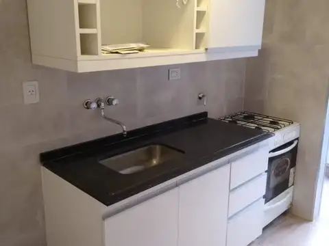 Marcelo Torcuato De Alvear 800