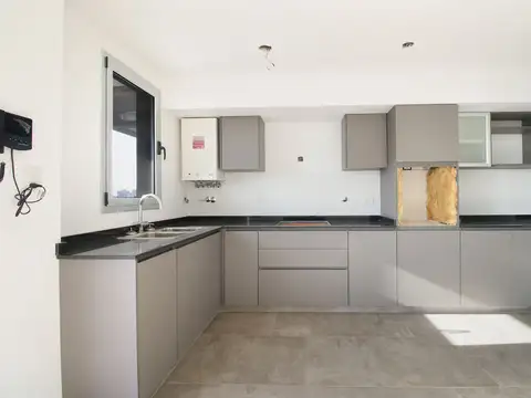 Departamento 4 ambientes con 3 baños