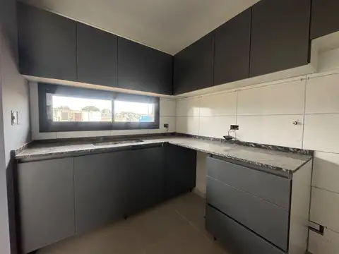 Depto Tipo Casa en Venta de 4 ambientes