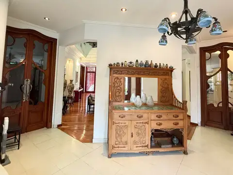 Casa en Venta con 4 cocheras