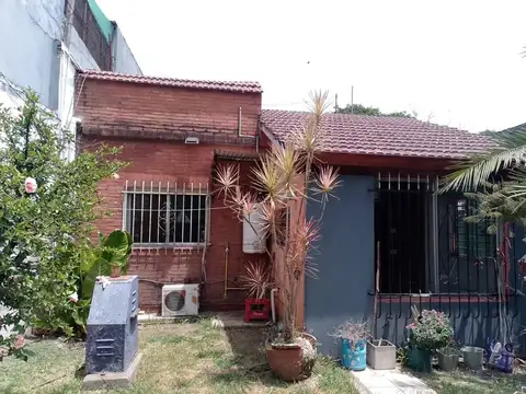 Casa en Venta en Burzaco, USD 99.000