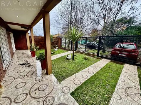 Venta Casa 3 amb con Jardin en Del Viso - Con Cochera