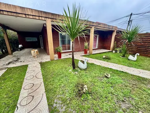 Venta Casa 3 amb con Jardin en Del Viso - Con Cochera