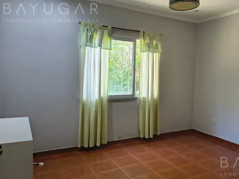 Venta Casa 3 amb con Jardin en Del Viso - Con Cochera
