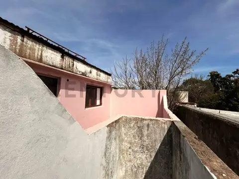 131 e/ 49 y 50 800, Piso 0