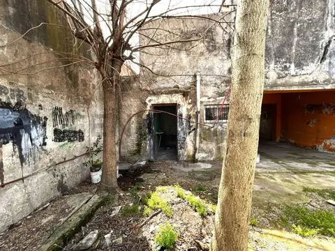 Galpon en Venta 8,50  mts Frente