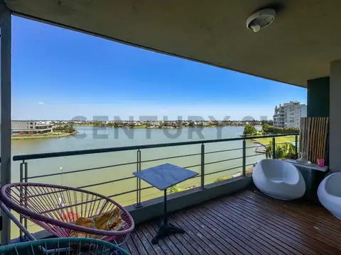 Islas del Golf Nordelta La Mansa con vista al lago central en venta