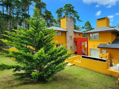 Complejo Habitacional En Venta - 2 Bloques - 6 Departamentos 8 Baños - 900mts2 totales - Mar Azul