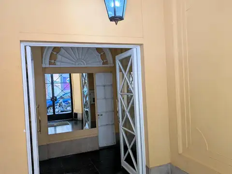 Paraguay 1300, Piso 1