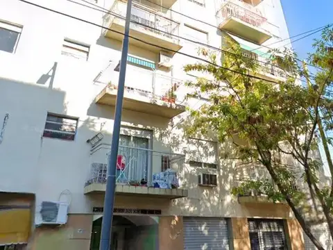 Depto 2 amb. con Balcón al Frente