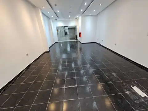 ALQUILER LOCAL SOBRE AVENIDA ENTRE RIOS MONSERRAT