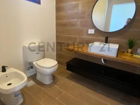 CASA MINIMALISTA CON PILETA