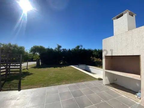 Santa Elena 100, Piso 0