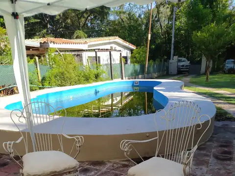 Casa 4 ambientes con 2 baños